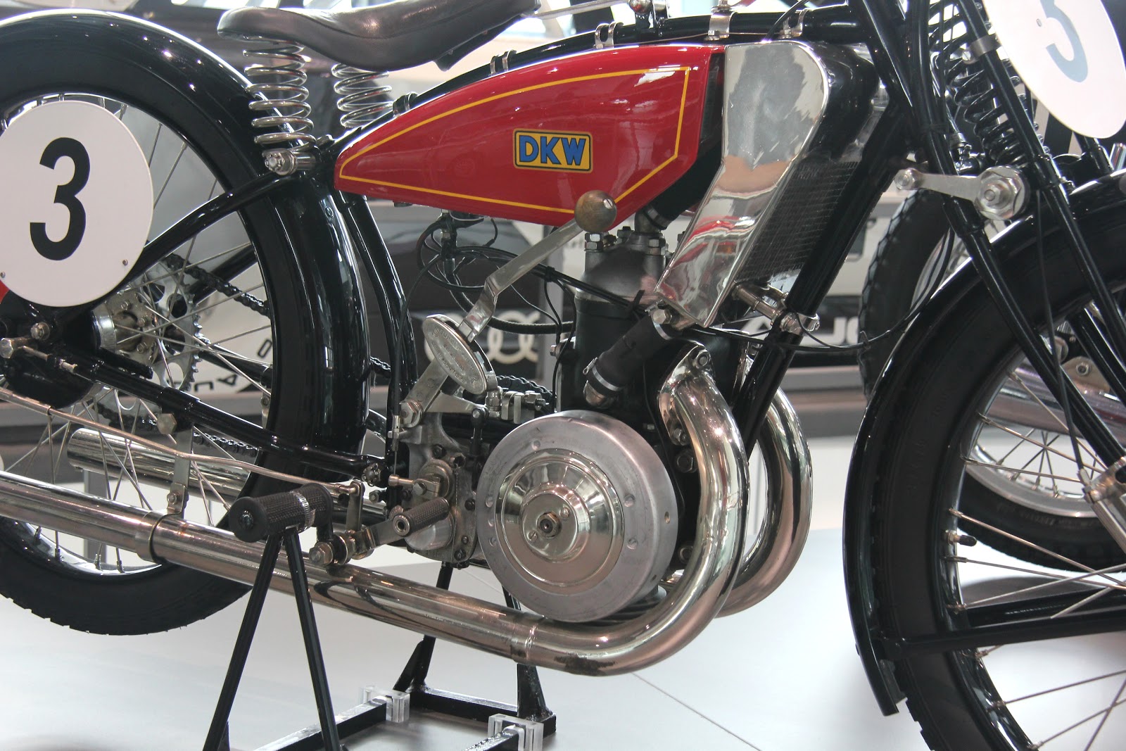 Мотоцикл ДКВ 250